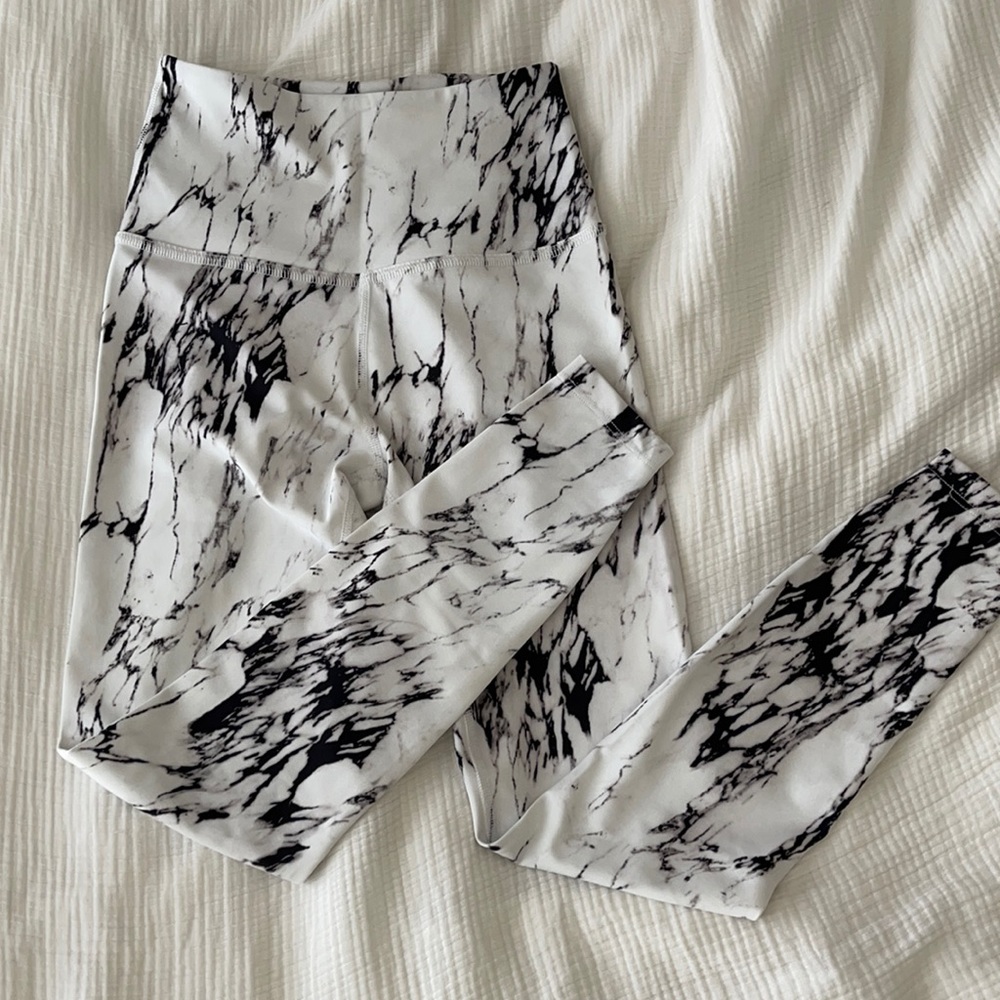 high waisted marble leggings